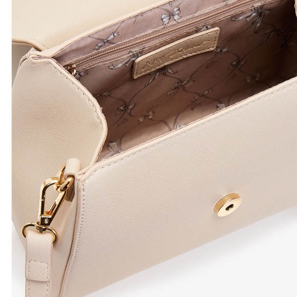 NEW BETSEY JOHNSON XO Kyla Crossbody Purse handbag Bag Oatmeal - Picture 5 of 7